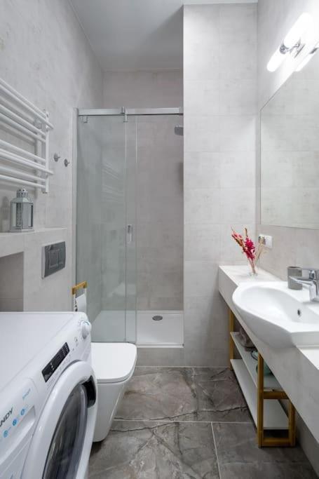 Charming Apartment In Calm And Central Area Krasków Eksteriør bilde