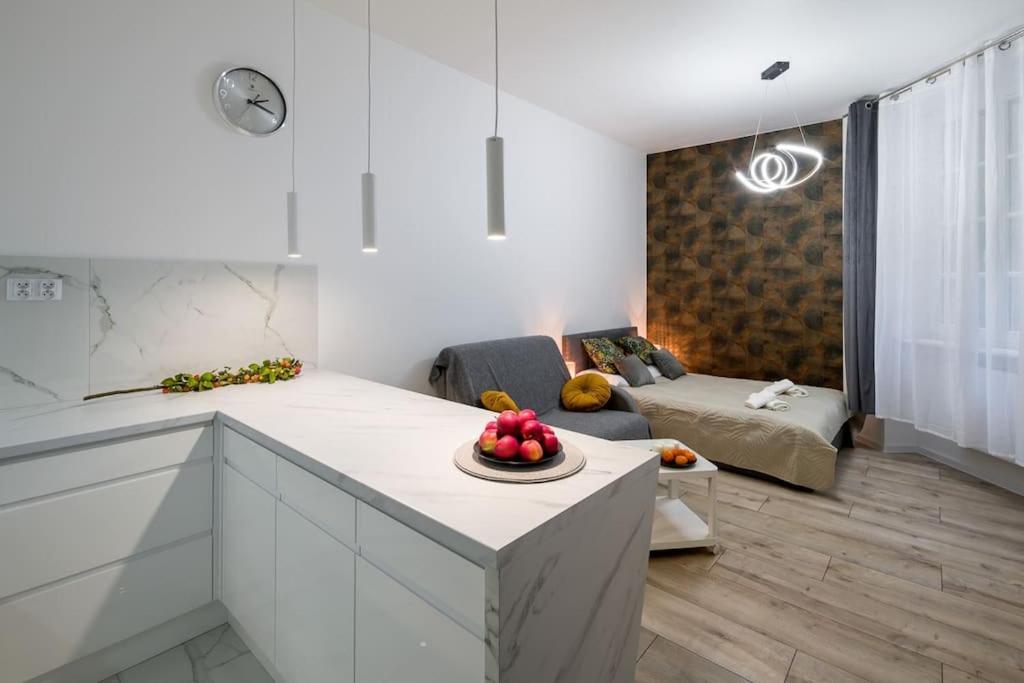 Charming Apartment In Calm And Central Area Krasków Eksteriør bilde